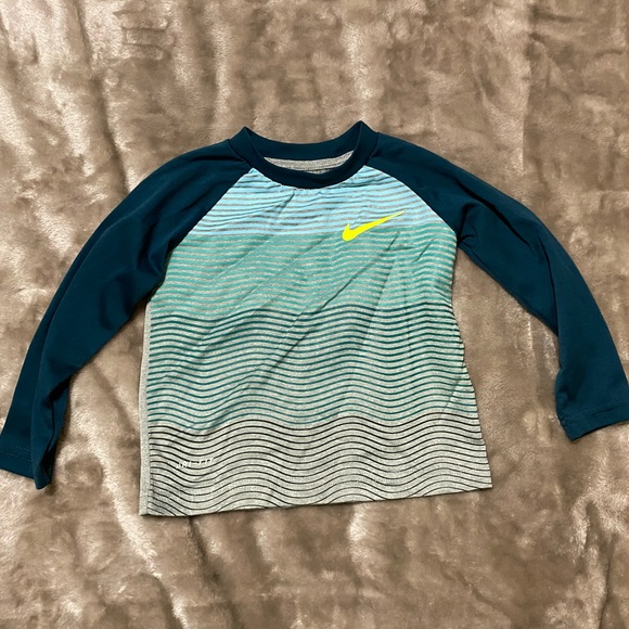 FREE SHIPPING Nike 2T - Picture 5 of 5